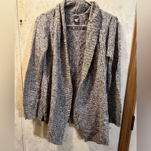 MADISON LILY Cardigan - Picture 1 of 4